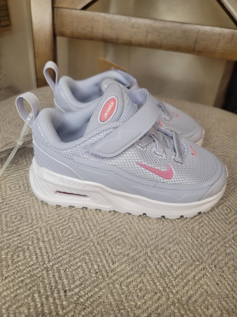 Nike Kids' Air Max Lightweight Athletic Shoes - Light Gray/Pink